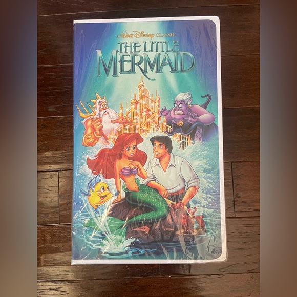 Disney The Little Mermaid Classic VHS Boxed Silk Touch Throw 50